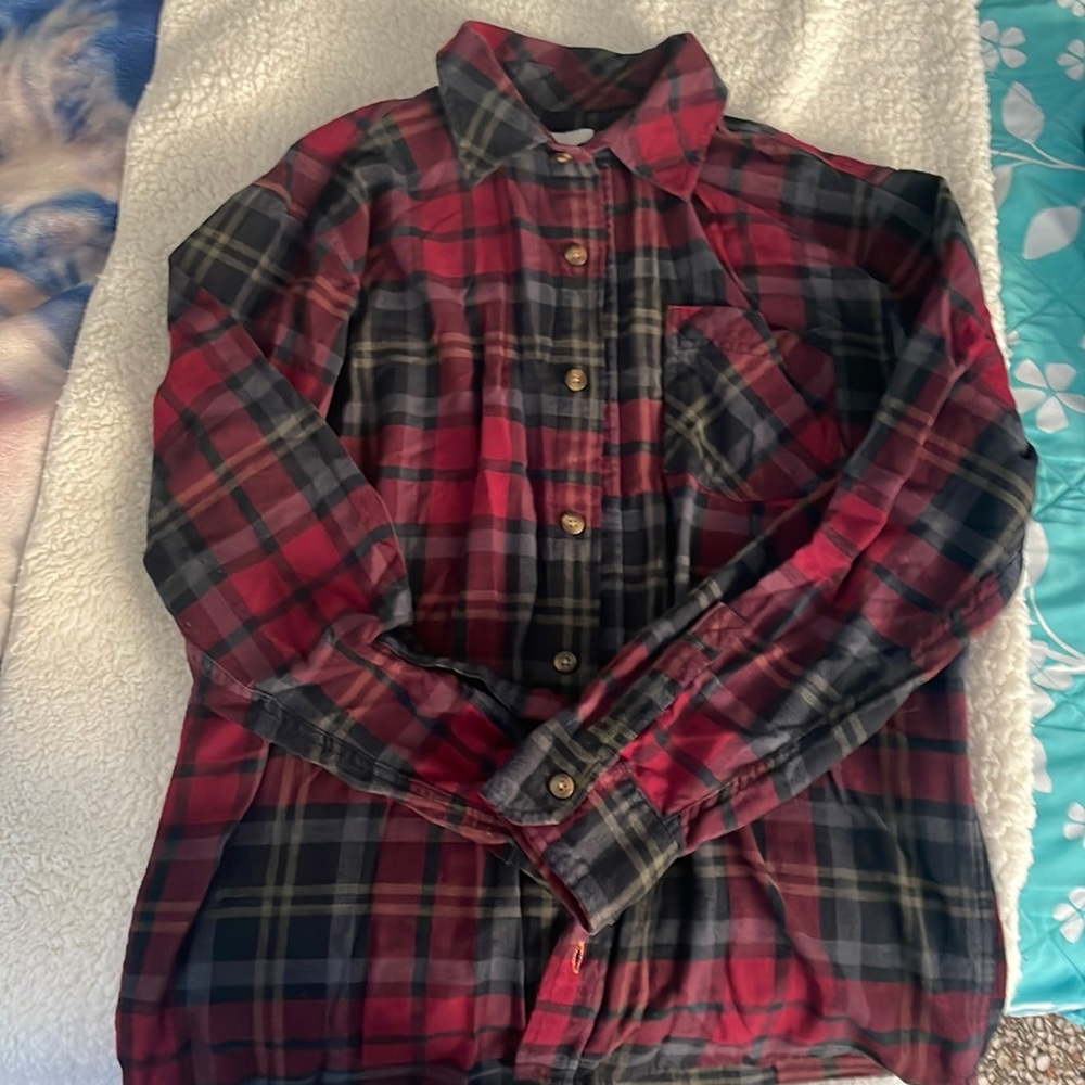 Field and Stream long sleeve button up shirt